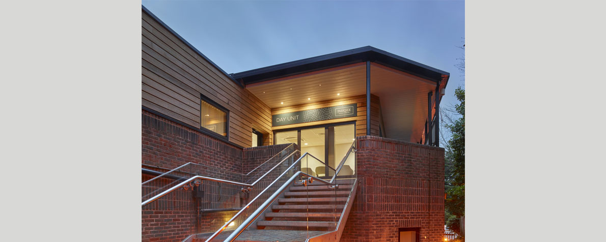 LSI Architects: Day unit entrance at Parkside Hospital